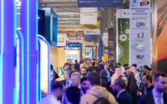 <b>4.强大现场支撑：我们的精英领队取现场办事全程</b>